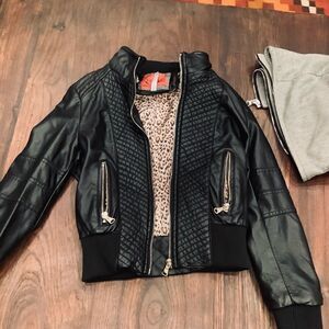 VEGAN LEATHER CROPPED JACKET GIRLS CROP BOMBERVJACKET ZIP HOODIE NWOT Y2K